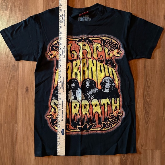 🆕 NWT Black Sabbath Paranoid T-shirt size Medium 🎸 Hot Topic - Picture 4 of 7